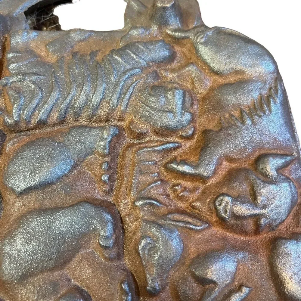 John Wright Cast Iron Wild Animal Puzzle Candy Mold Baking Pan Vintage 1984 Rust